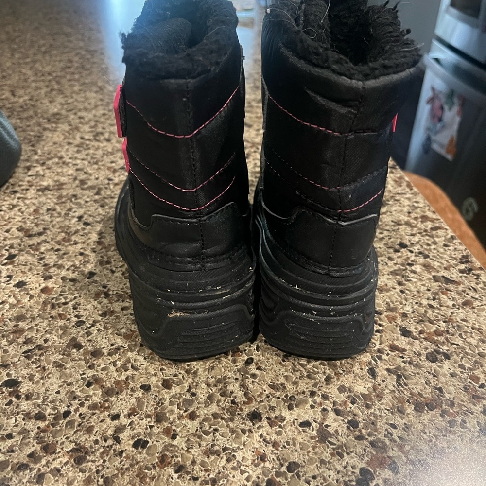 Wonder Nation Black and Pink Kids Snow Boots - Picture 2 of 3